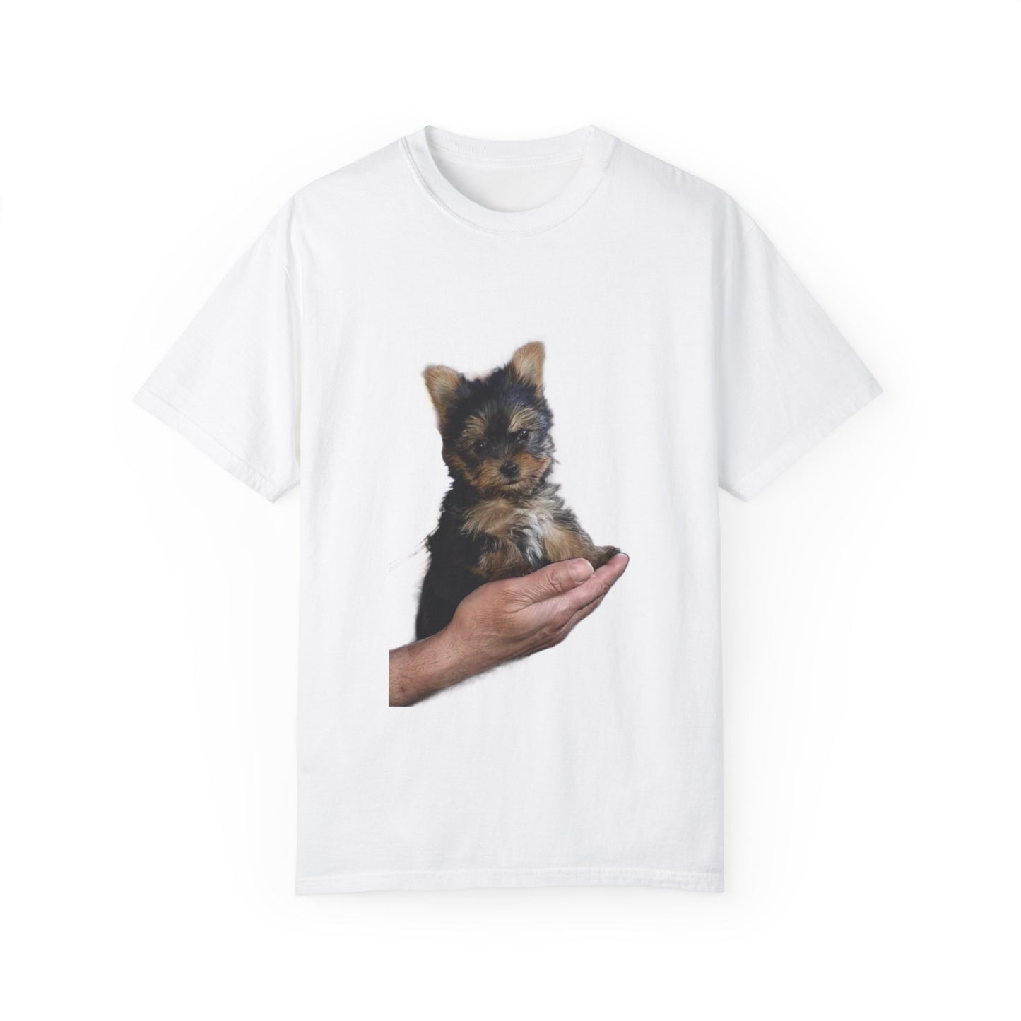 Porta sempre con te la tenerezza di un cucciolo di Yorkshire Terrier con questa t-shirt adorabile!